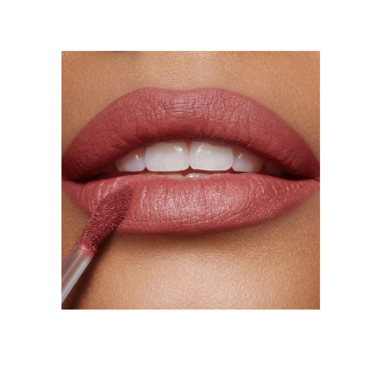 رژ لب مایع شارلوت تیلبری مدل air brush flawless شماره pillow talk medium blur